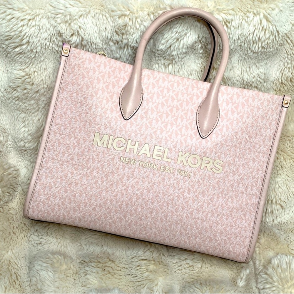 MICHEAL KORS MONOGRAM TOTE